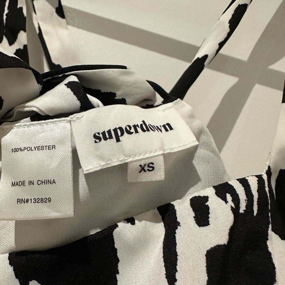 Superdown cow print top - Picture 3 of 5